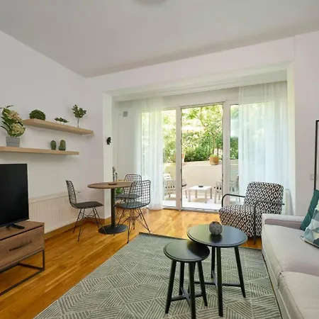 Апартаменты Cozy Cute 1 Bed1bath Bebek Private Terrace! #75 *